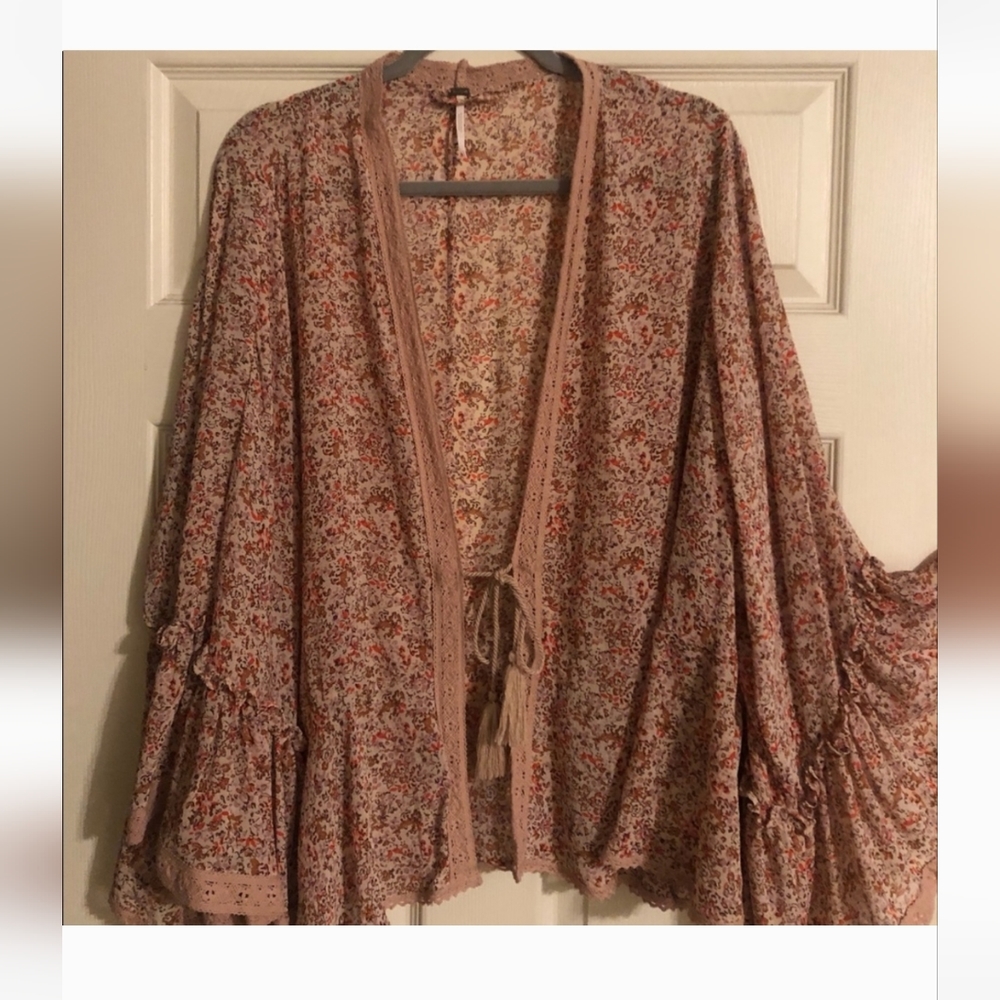 Free people  top  front  Embroidered trim
